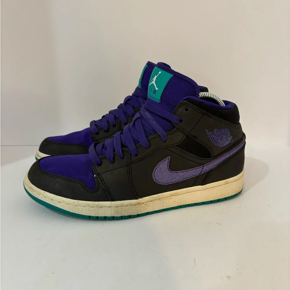 Jordan 1 mid grape size 9